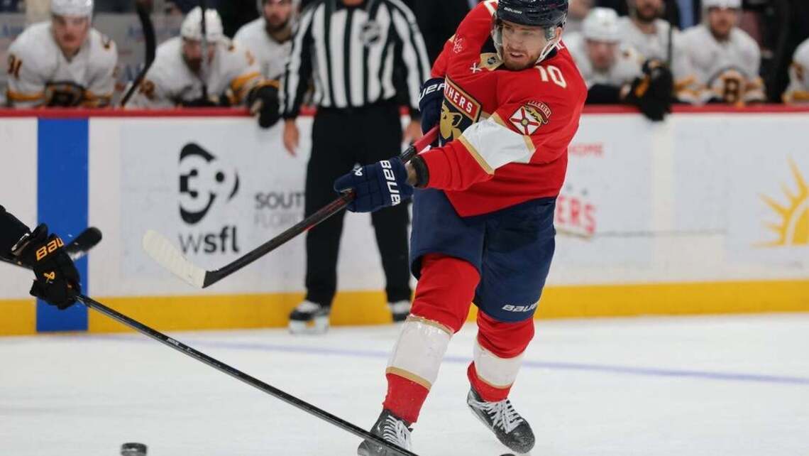 Reports: Ducks sign newly acquired F A.J. Greer to 4-year deal 