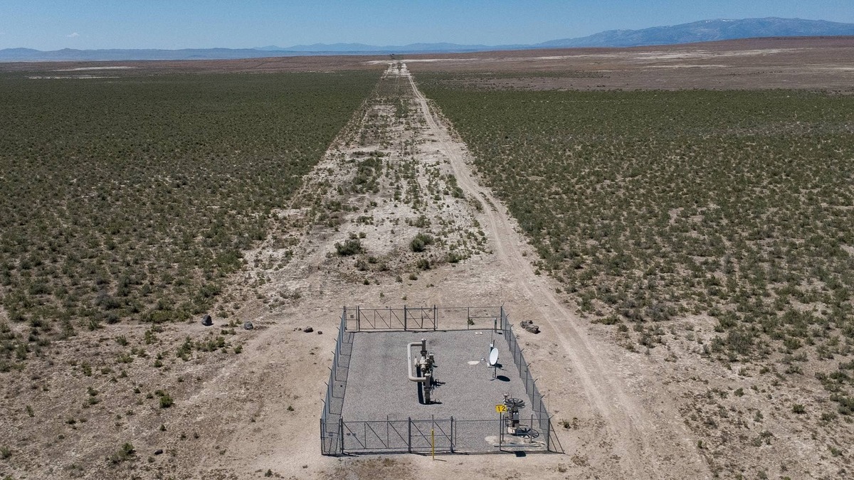  Stratos secured approval with promises of economic growth, but sparked public backlash over massive power demands, water concerns and limited scrutiny. 