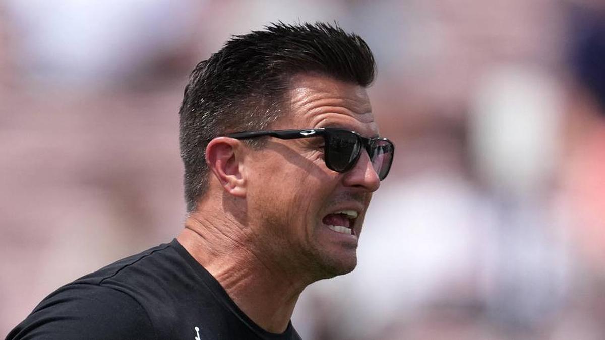  May 2, 2026; Pasadena, CA, USA; UCLA Bruins coach Bob Chesney reacts during the spring game at Rose Bowl. Mandatory Credit: Kirby Lee-Imagn Images | Kirby Lee-Imagn Images 
