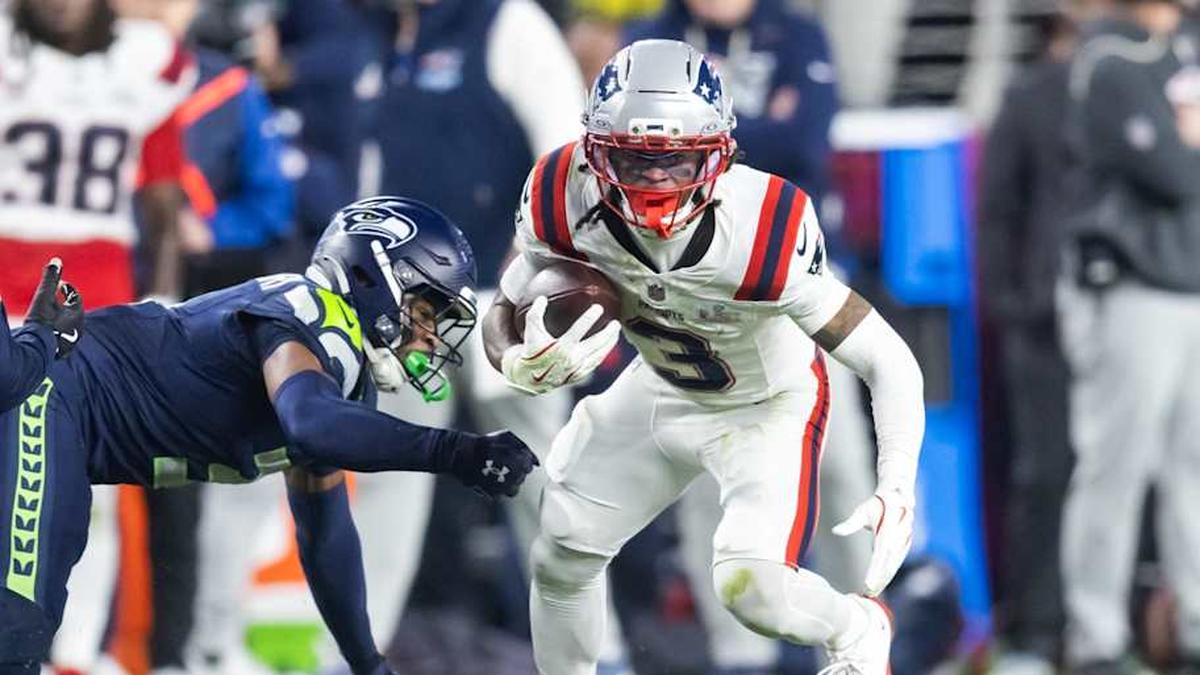  Feb 8, 2026; Santa Clara, CA, USA; New England Patriots wide receiver DeMario Douglas (3) against the Seattle Seahawks during Super Bowl LX at Levi's Stadium. Mandatory Credit: Mark J. Rebilas-Imagn Images | Mark J. Rebilas-Imagn Images 