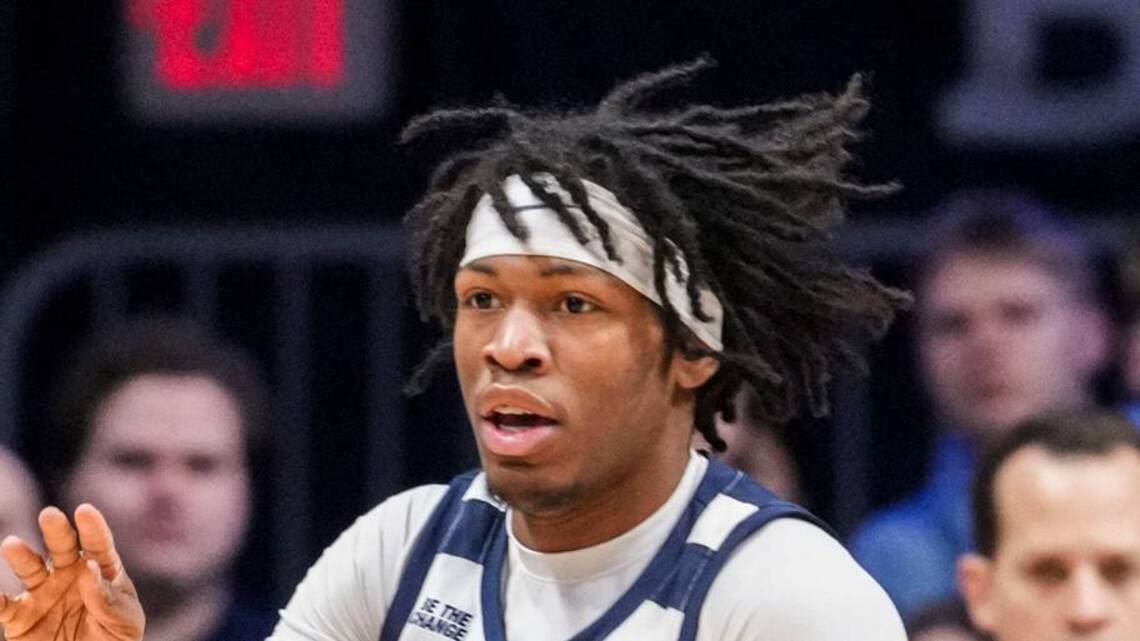 Why Azavier Robinson Is Perfect Backup Point Guard for UCLA