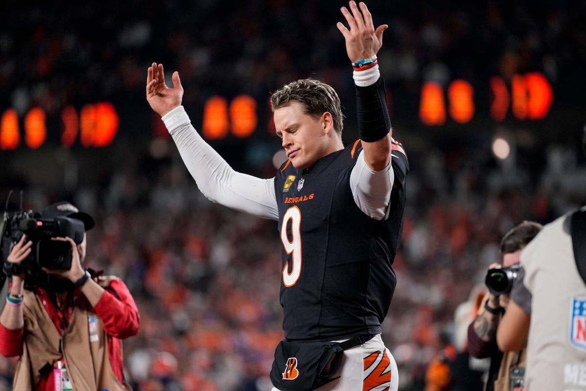  Cincinnati Bengals quarterback Joe Burrow (9) celebrates. 