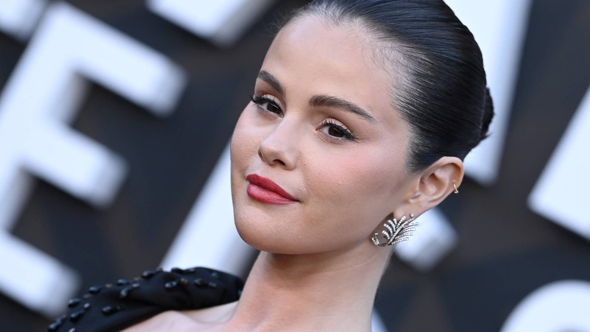 Selena Gomez Reveals This Bad Habit Is Why Her Voice Sounds Different Today
