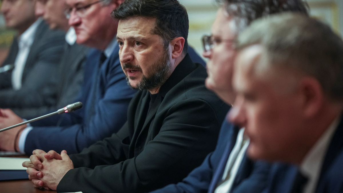 Ukraine's President Volodymyr Zelenskiy speaks as he attends a joint press conference with Honduras' President Nasry Asfura (not pictured), amid Russia's attack on Ukraine, in Kyiv, Ukraine, June 19, 2026. REUTERS/Alina Smutko