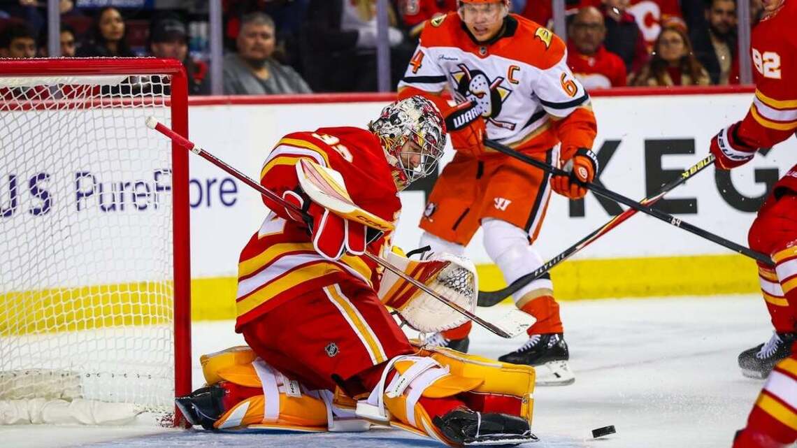 Flames notch first win, continue success vs. Ducks in road games 