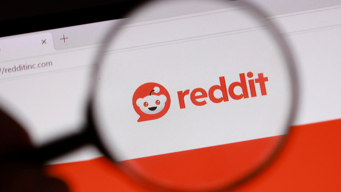 Reddit puts logged in experience first as Google AI hits traffic 