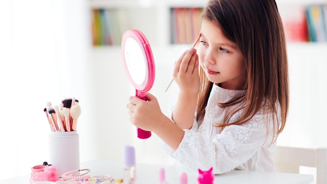 This Top-Rated Pretend Makeup Playset Allows for Mess-Free Fun-And It's Over 60% Off! 
