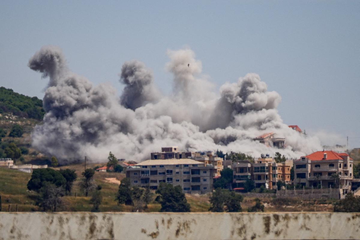 Smoke billows from southern Lebanon, following Israeli strikes, as seen from Nabatieh, Lebanon, June 3, 2026. REUTERS/Stringer