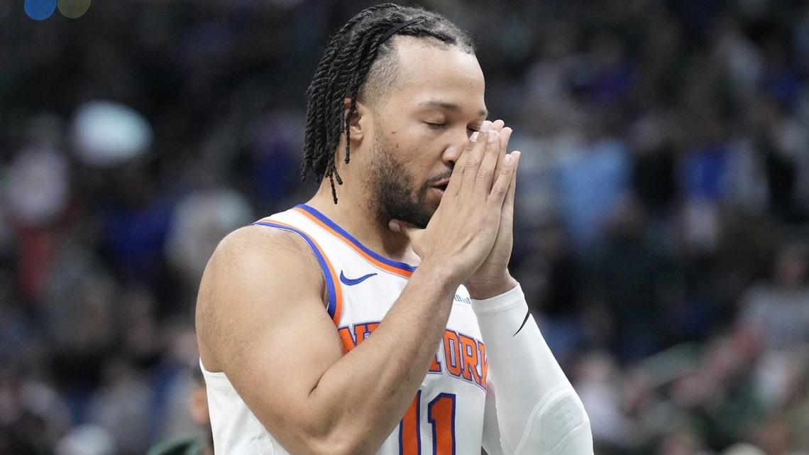 Jalen Brunson erupts early as Knicks thump Bucks 