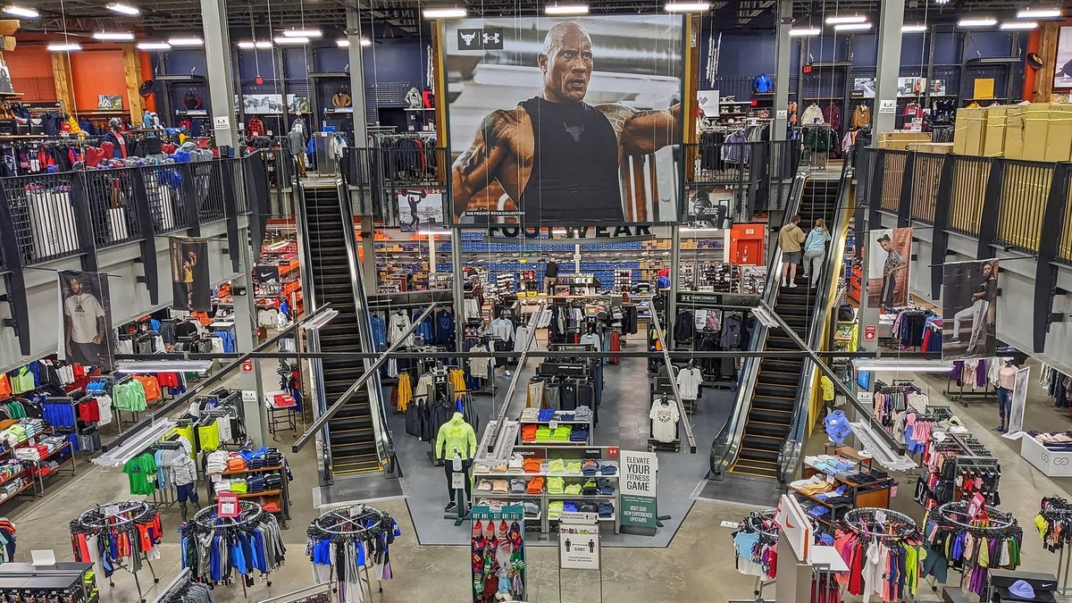  Some Dick's stores offer experiences like batting cages or golf simulators. Shutterstock