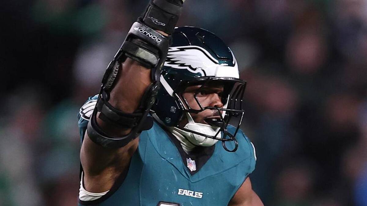  Nov 16, 2025; Philadelphia, Pennsylvania, USA; Philadelphia Eagles linebacker Nakobe Dean (17) reacts against the Detroit Lions during the second half at Lincoln Financial Field. Mandatory Credit: Bill Streicher-Imagn Images | Bill Streicher-Imagn Images 