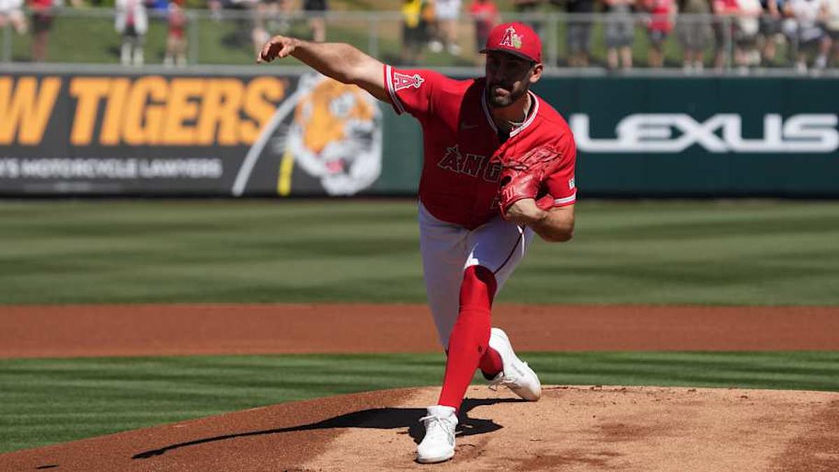  Los Angeles Angels pitcher Grayson Rodriguez (21) throws against the Cleveland Guardians in the first inning at Tempe Diablo Stadium. | Rick Scuteri-Imagn Images 