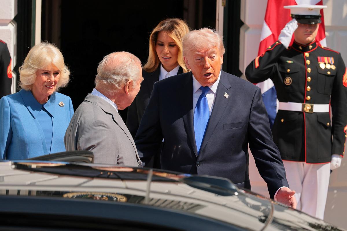 U.S. President Donald Trump and first lady Melania Trump speak with Britain's King Charles and Queen Camilla, on the final day of the King and Queen's state visit, at the White House in Washington, D.C., U.S., April 30, 2026. REUTERS/Jonathan Ernst