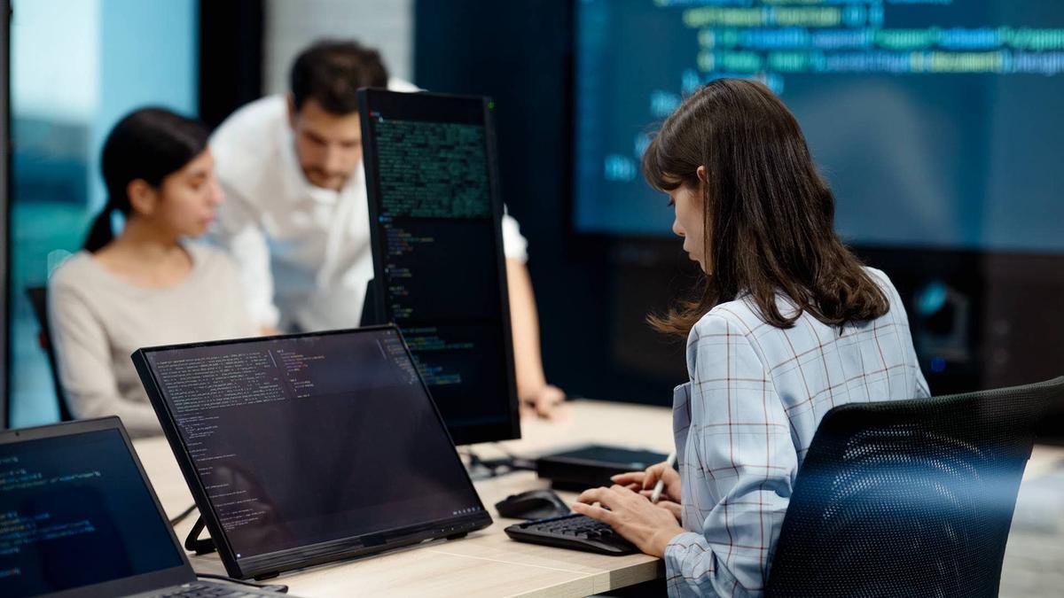  AI-driven dealmaking is accelerating tech-industry consolidation as corporations race to secure dominance in the next wave of artificial intelligence. 