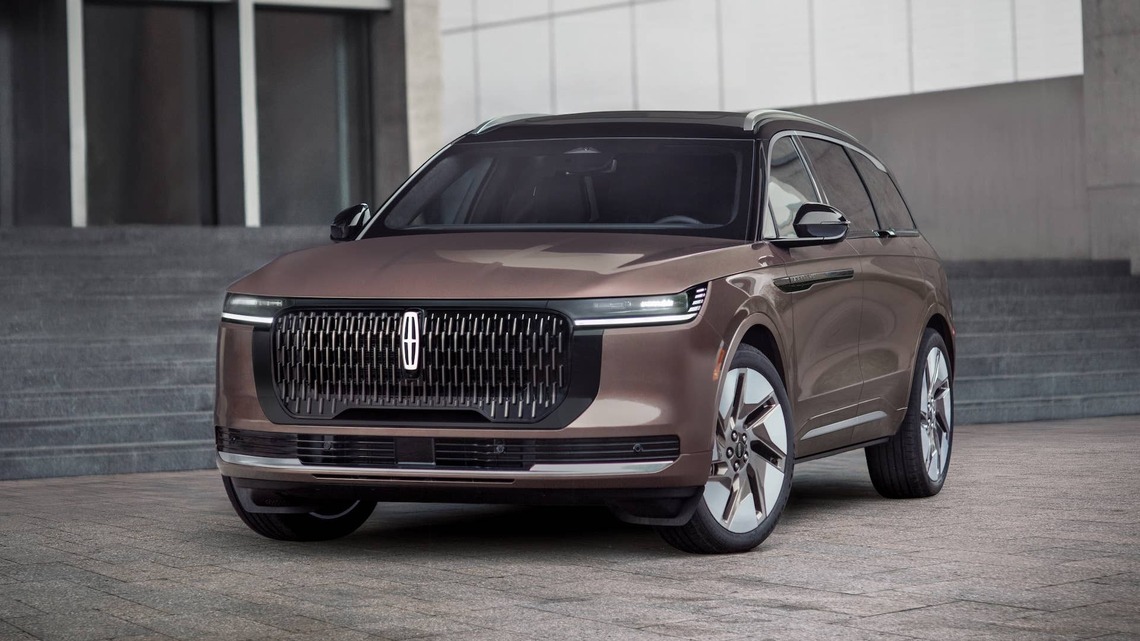 Lincoln Just Gave Its Best-Selling SUV a Makeover for 2027