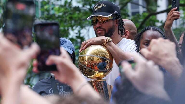 53 years of waiting ends in glory at Knicks' championship parade