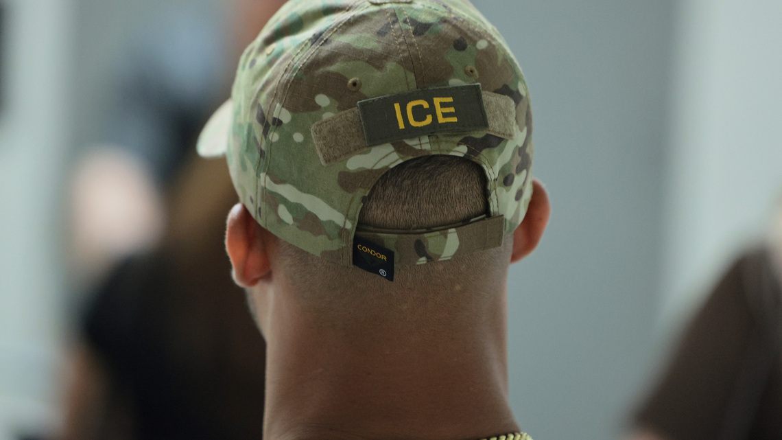 Muere un migrante detenido en un centro de ICE en Nueva Jersey, según su madre