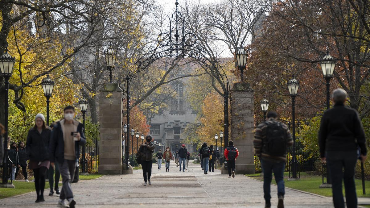 The University of Chicago campus in the Hyde Park neighborhood is seen in November 2021. (E. Jason Wambsgans/Chicago Tribune/TNS)