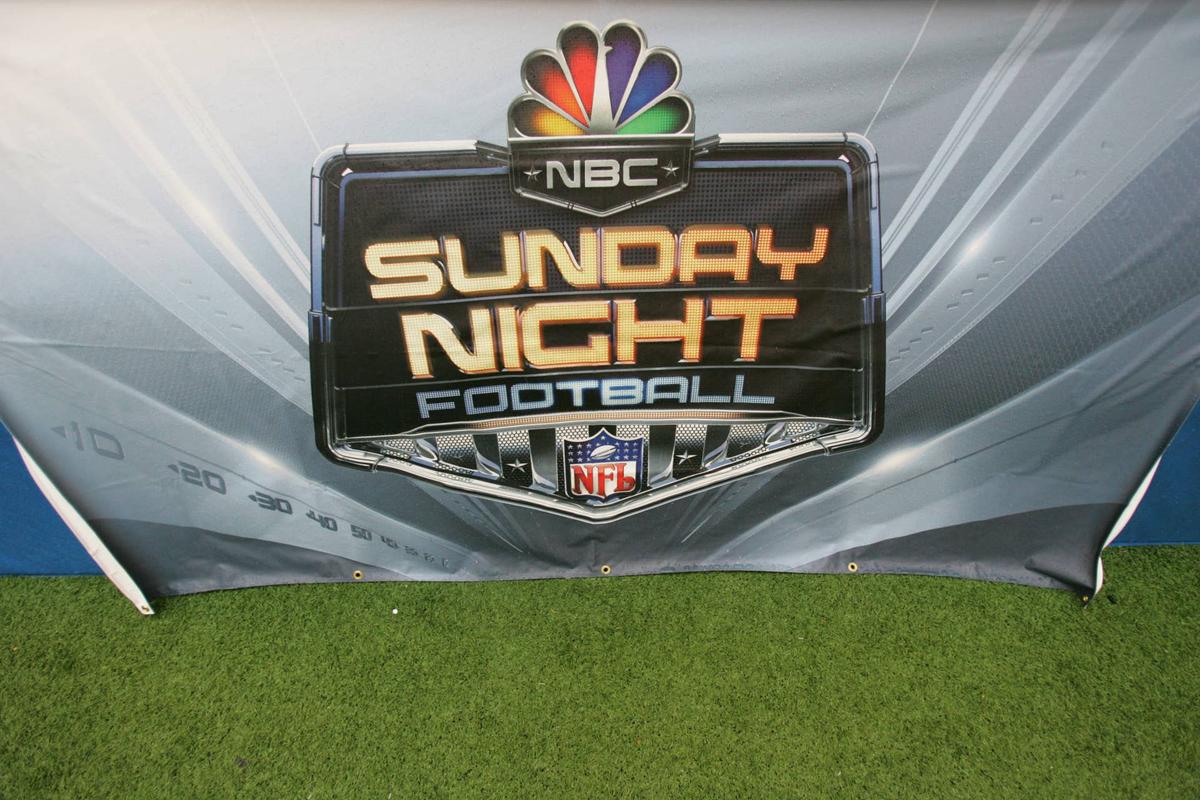  DALLAS - SEPTEMBER 17: The NBC Sunday Night Football logo is shown during the Washington Redskins game against the Dallas Cowboys at Texas Stadium on September 17, 2006 in Dallas, Texas. The Cowboys defeated the Redskins 27-10. (Photo by Ronald Martinez/Getty Images) 