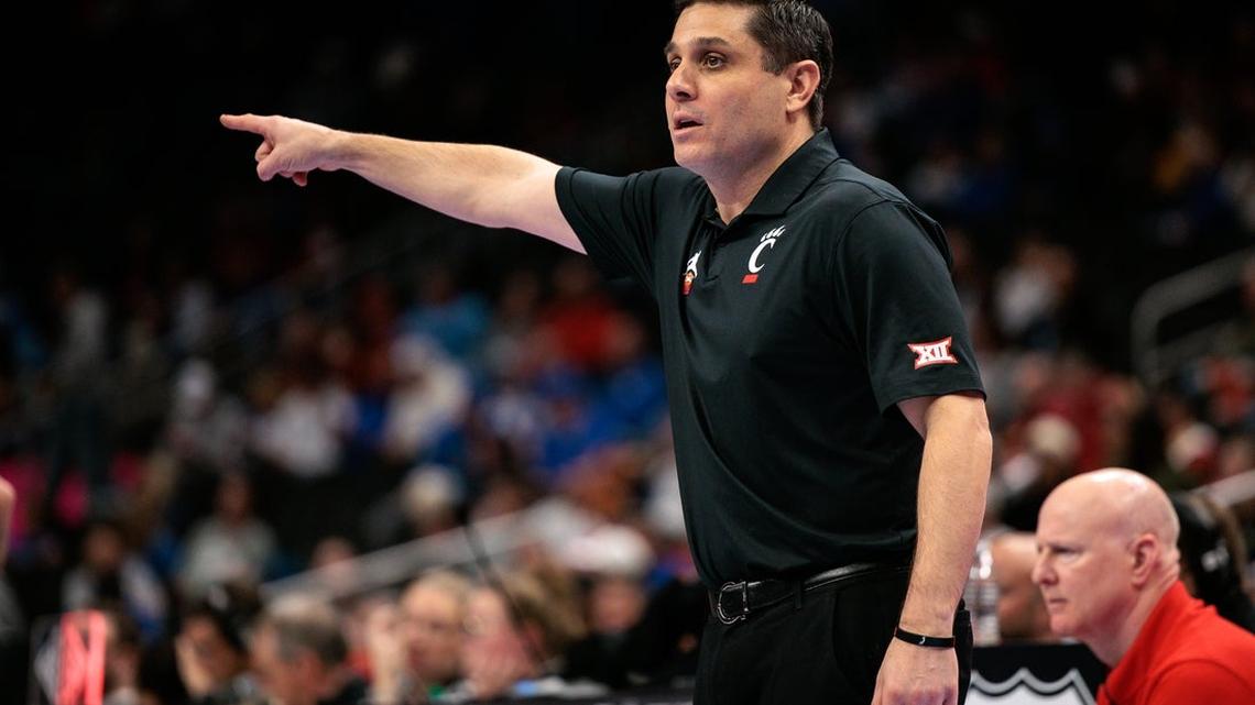 Cincinnati fires coach Wes Miller