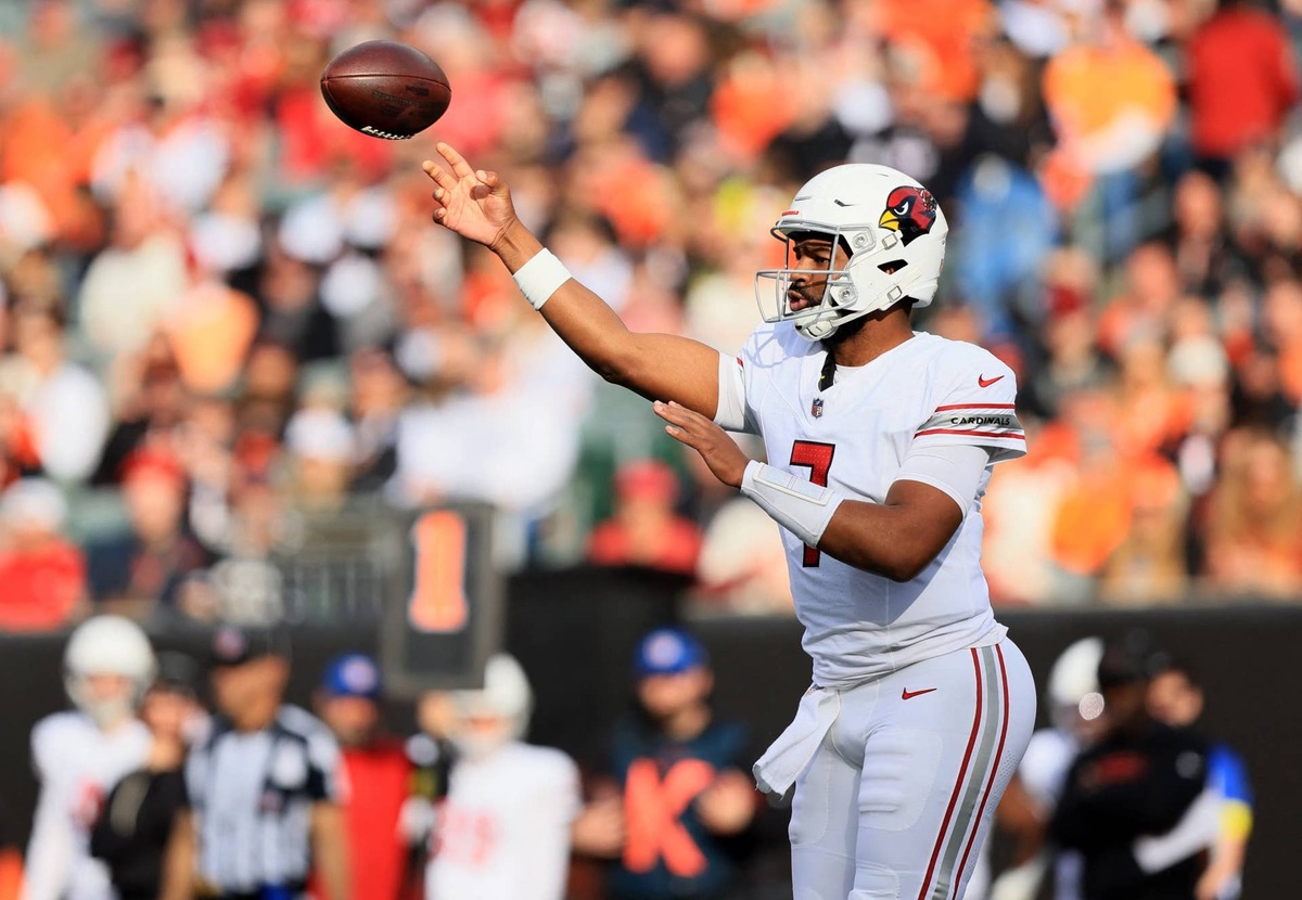  Dec 28, 2025; Cincinnati, Ohio, USA; Arizona Cardinals quarterback Jacoby Brissett (7) throws during the first half against the Cincinnati Bengals at Paycor Stadium. Mandatory Credit: Katie Stratman-Imagn Images
