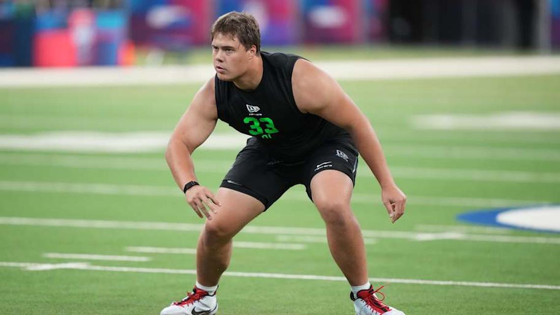  Mar 1, 2026; Indianapolis, IN, USA; Utah offensive lineman Caleb Lomu (OL33) during the NFL Scouting Combine at Lucas Oil Stadium. Mandatory Credit: Kirby Lee-Imagn Images | Kirby Lee-Imagn Images 