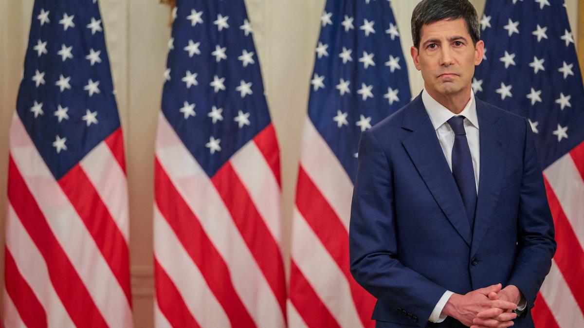 Incoming Federal Reserve Chair Kevin Warsh stands in the East Room during his swearing-in ceremony, at the White House in Washington, D.C., U.S., May 22, 2026. REUTERS/Jonathan Ernst