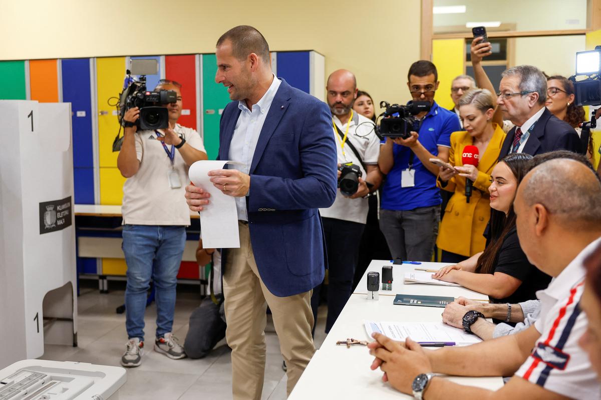 Malta's Prime Minister and Labour Party leader Robert Abela arrives to vote, during Malta's general election at a polling station in Zejtun, Malta, May 30, 2026.  REUTERS/Darrin Zammit Lupi