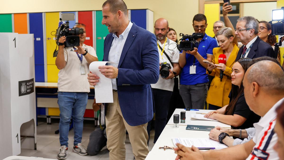 Malta's Prime Minister and Labour Party leader Robert Abela arrives to vote, during Malta's general election at a polling station in Zejtun, Malta, May 30, 2026.  REUTERS/Darrin Zammit Lupi