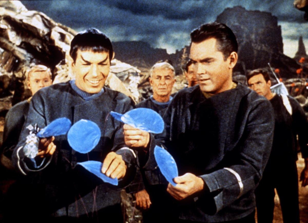 STAR TREK, Leonard Nimoy, Jeffrey Hunter, Pilot episode: The Cage, 1965.Paramount/Courtesy:Everett Collection