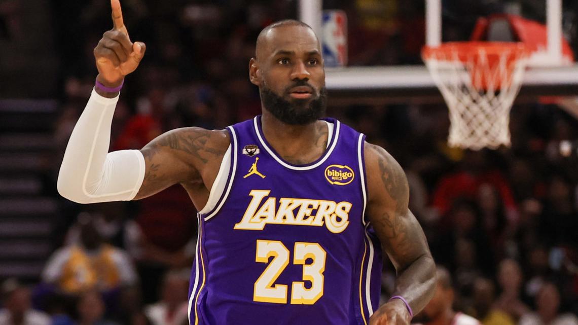 LeBron James' Agent Shuts Down Speculation on Future With Lakers 
