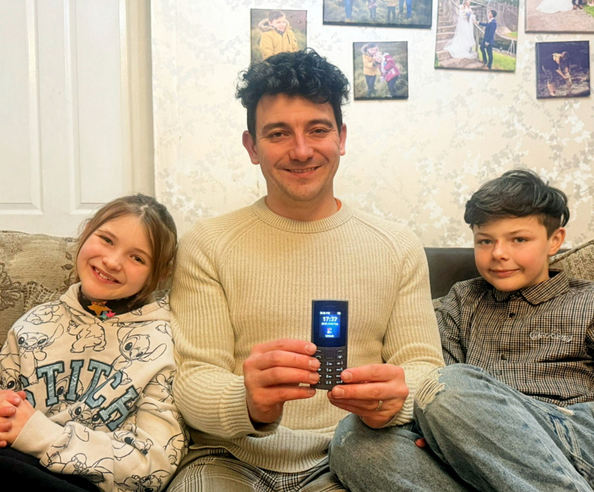  Ben, a teacher, gave his kids a Nokia phone, which doesn't have access to social media. (SWNS) 