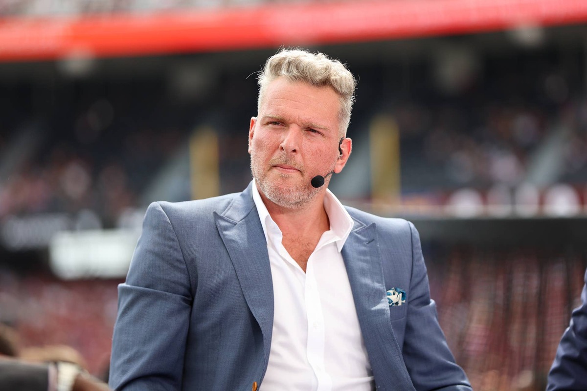  COLUMBIA, SOUTH CAROLINA - SEPTEMBER 14: Sports personality Pat McAfee looks on during College Gameday before the LSU Tigers take on the South Carolina Gamecocks at Williams-Brice Stadium on September 14, 2024 in Columbia, South Carolina. (Photo by Isaiah Vazquez/Getty Images) 