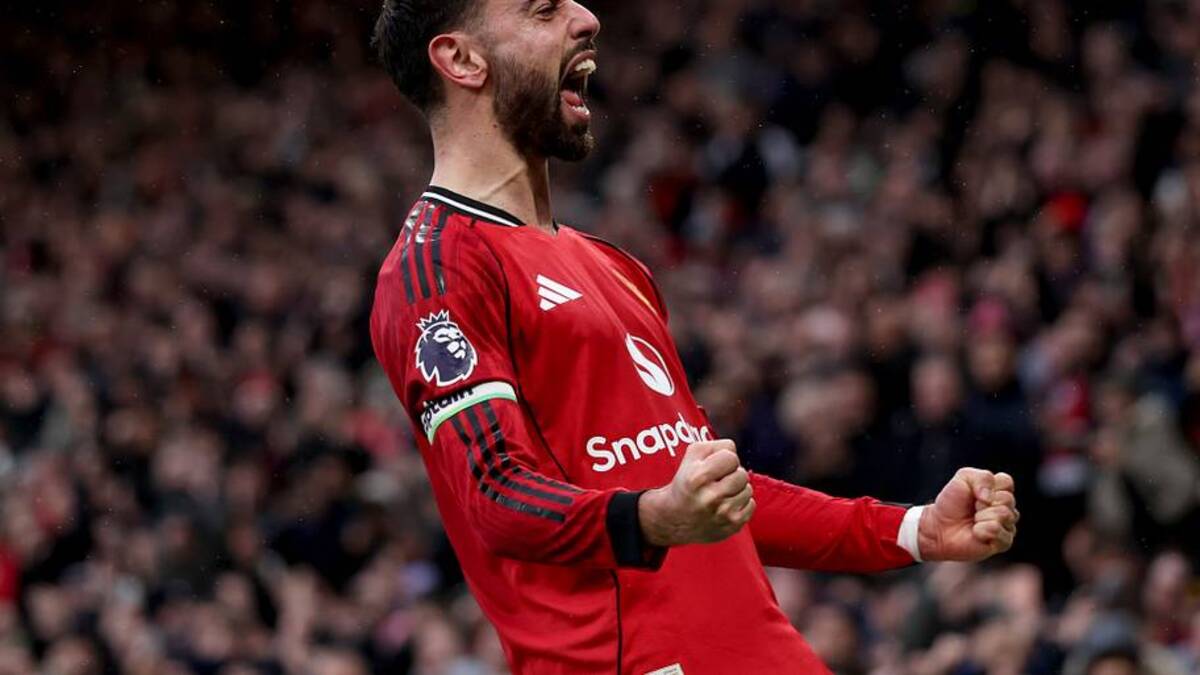  Another sensational season from Fernandes. | Carl Recine/Getty Images 
