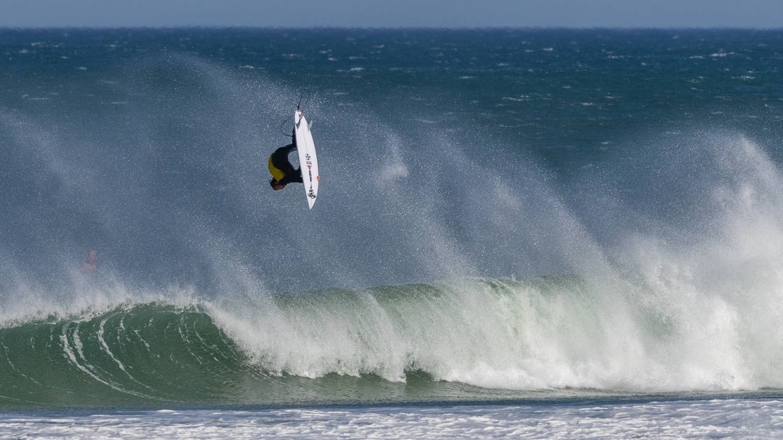 Mikey Wright, Kirra Pinkerton Win 2026 Natural Selection Surf 