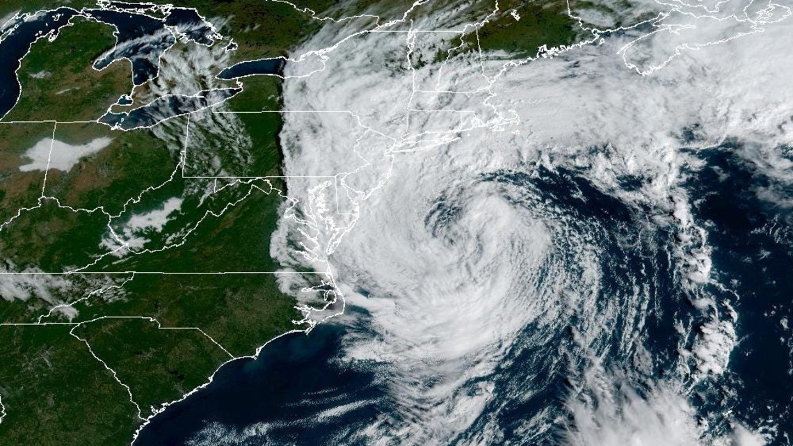 Powerful nor'easter brings wind, rain, dangerous flooding to East Coast 