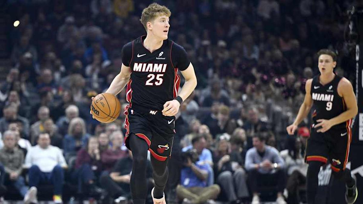  Mar 25, 2026; Cleveland, Ohio, USA; Miami Heat guard Kasparas Jakucionis (25) brings the ball up court in the first quarter against the Cleveland Cavaliers at Rocket Arena. Mandatory Credit: David Richard-Imagn Images | David Richard-Imagn Images 