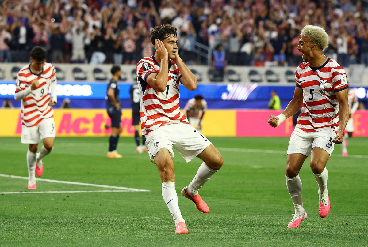 Soccer Football - FIFA World Cup 2026 - Group D - United States v Paraguay - Los Angeles Stadium, Inglewood, California, U.S. - June 12, 2026 Giovanni Reyna of the U.S. celebrates scoring their fourth goal with Antonee Robinson REUTERS/Lisi Niesner
