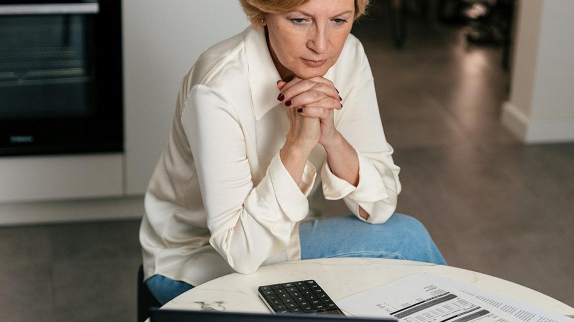 6 questions to ask when you consider debt consolidation