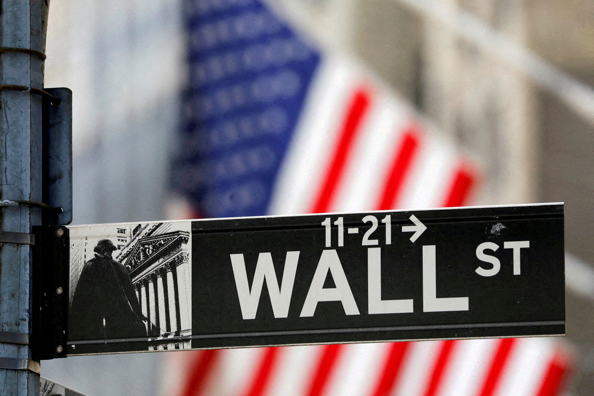 Wall St opens lower as AI stocks decline, oil prices rise | Charlotte ...