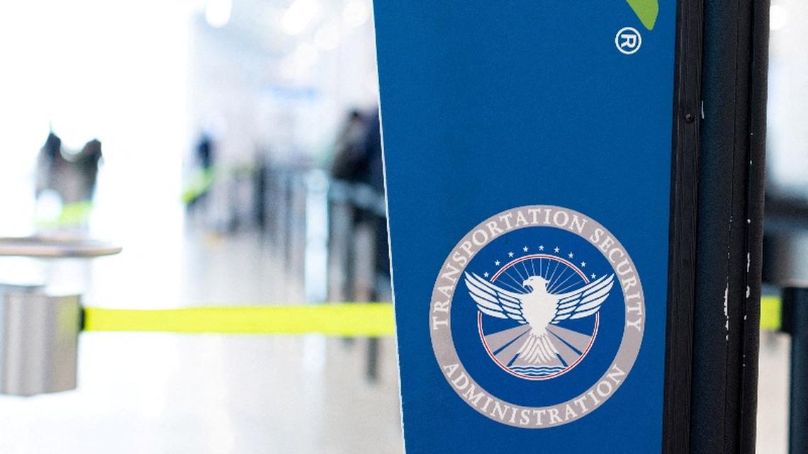 US airlines oppose Trump plan to require small airports to use private security 