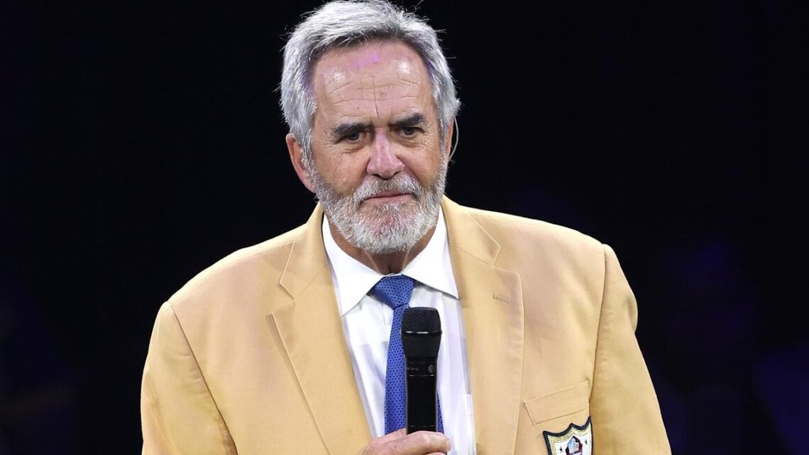 Famous birthdays for June 10: Dan Fouts, Jonathan Bennett