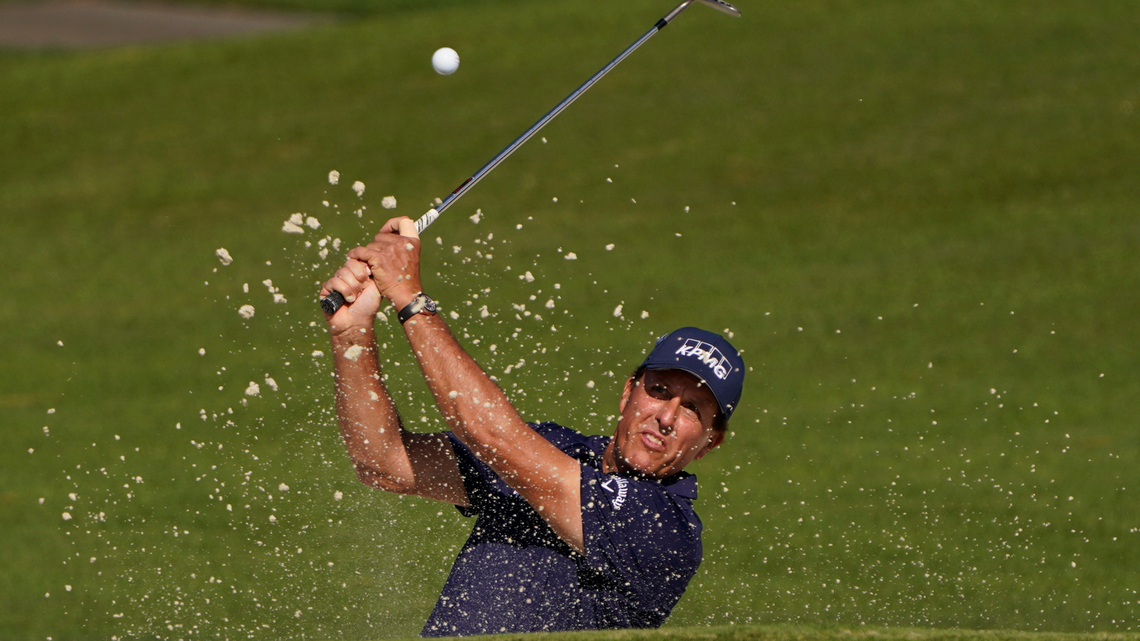 Chiefs quarterback Patrick Mahomes in talks to join Phil Mickelson golf event