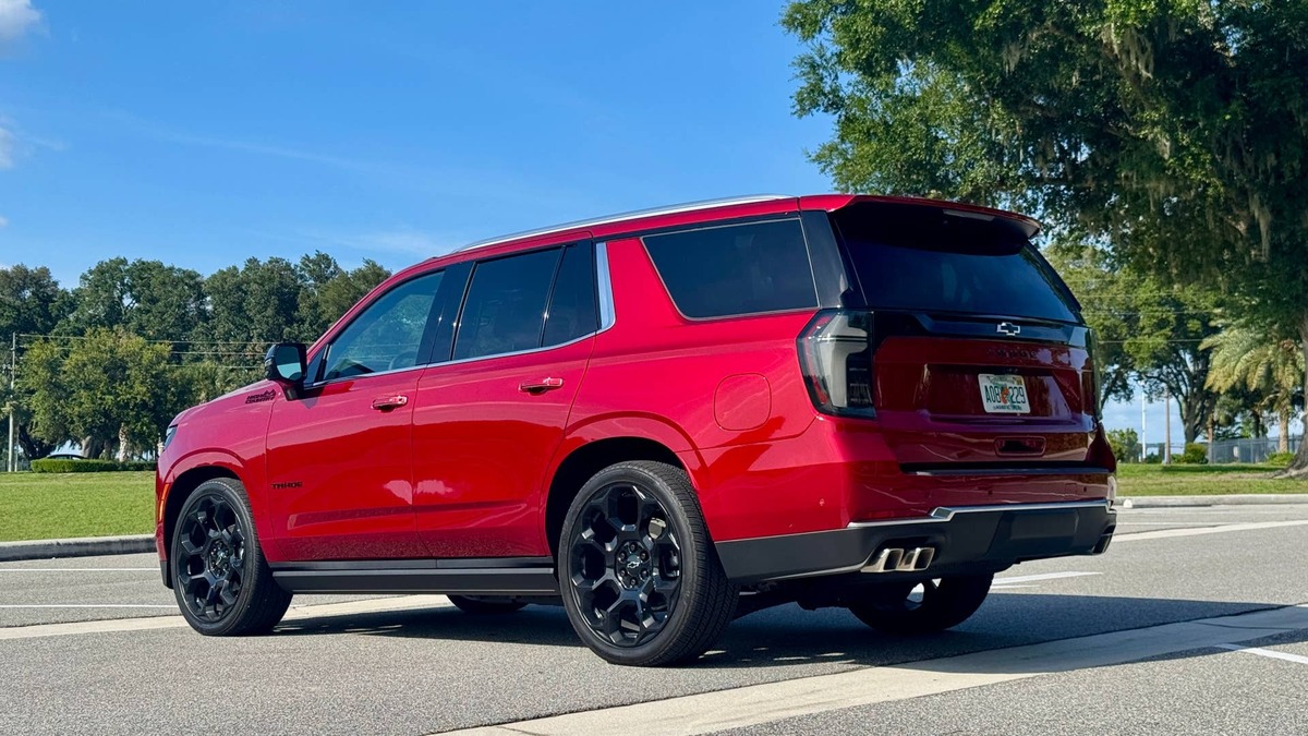  2026 Chevrolet Tahoe High Country Jared Rosenholtz/Autoblog