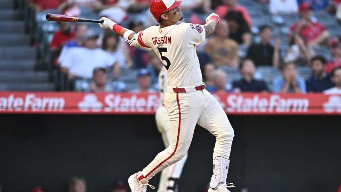 Astros' 4-run small-ball rally in ninth inning sinks Angels 