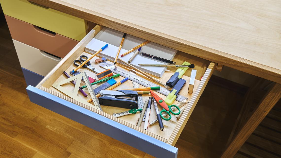 Lori Borgman: 11 reasons to not clean my desk drawer 