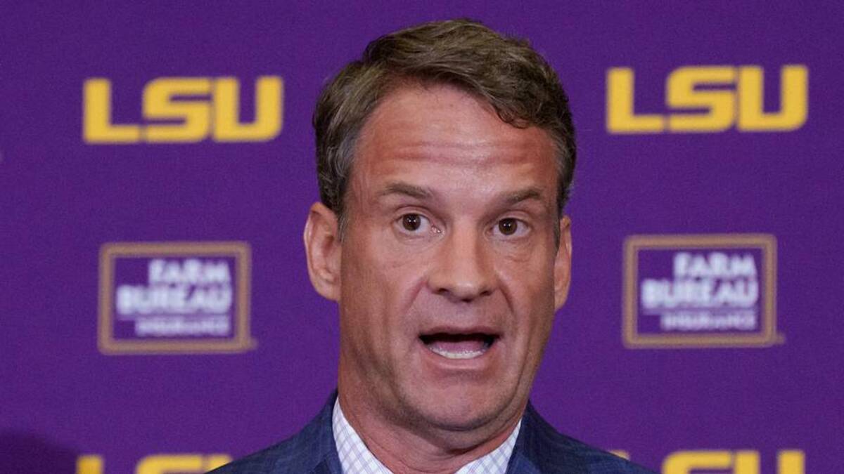  Dec 1, 2025; Baton Rouge, LA, USA; LSU new head coach Lane Kiffin speaks at South Stadium Club at Tiger Stadium. Mandatory Credit: Matthew Hinton-Imagn Images | Matthew Hinton-Imagn Images 