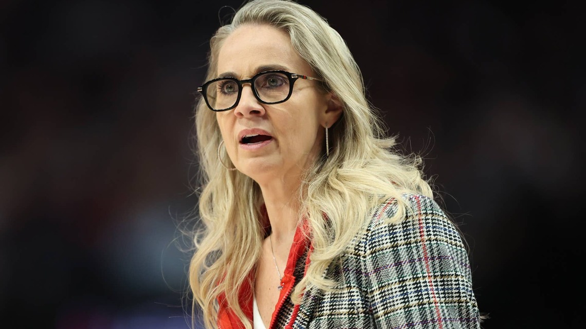 Aces' Becky Hammon Sends Message to Sandy Brondello After Suspension 