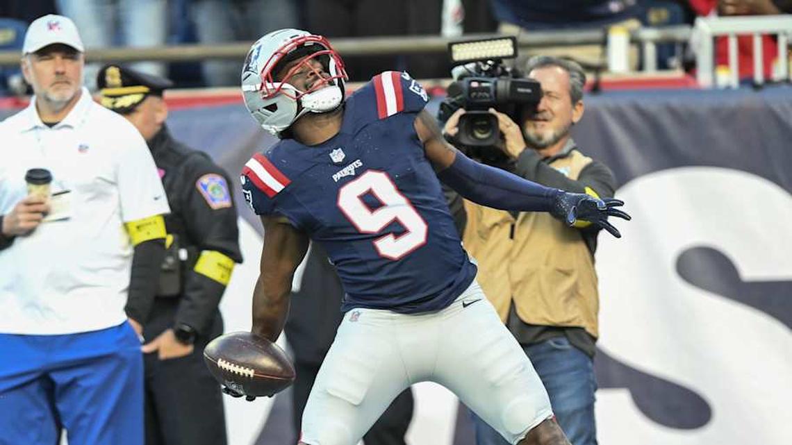  Oct 26, 2025; Foxborough, Massachusetts, USA; New England Patriots wide receiver Kayshon Boutte (9) scores a touchdown during the third quarter against the Cleveland Browns at Gillette Stadium. Mandatory Credit: Brian Fluharty-Imagn Images | Brian Fluharty-Imagn Images 