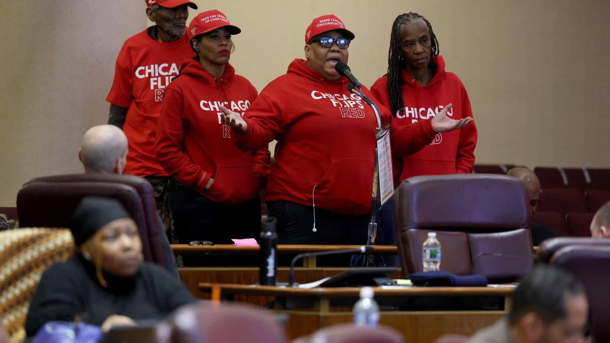 Chicago Flips Red founder Zoe Marsh-Leigh speak with members during public statements in City Council chambers at City Hall, on Dec. 16, 2025. (Antonio Perez/Chicago Tribune/TNS)